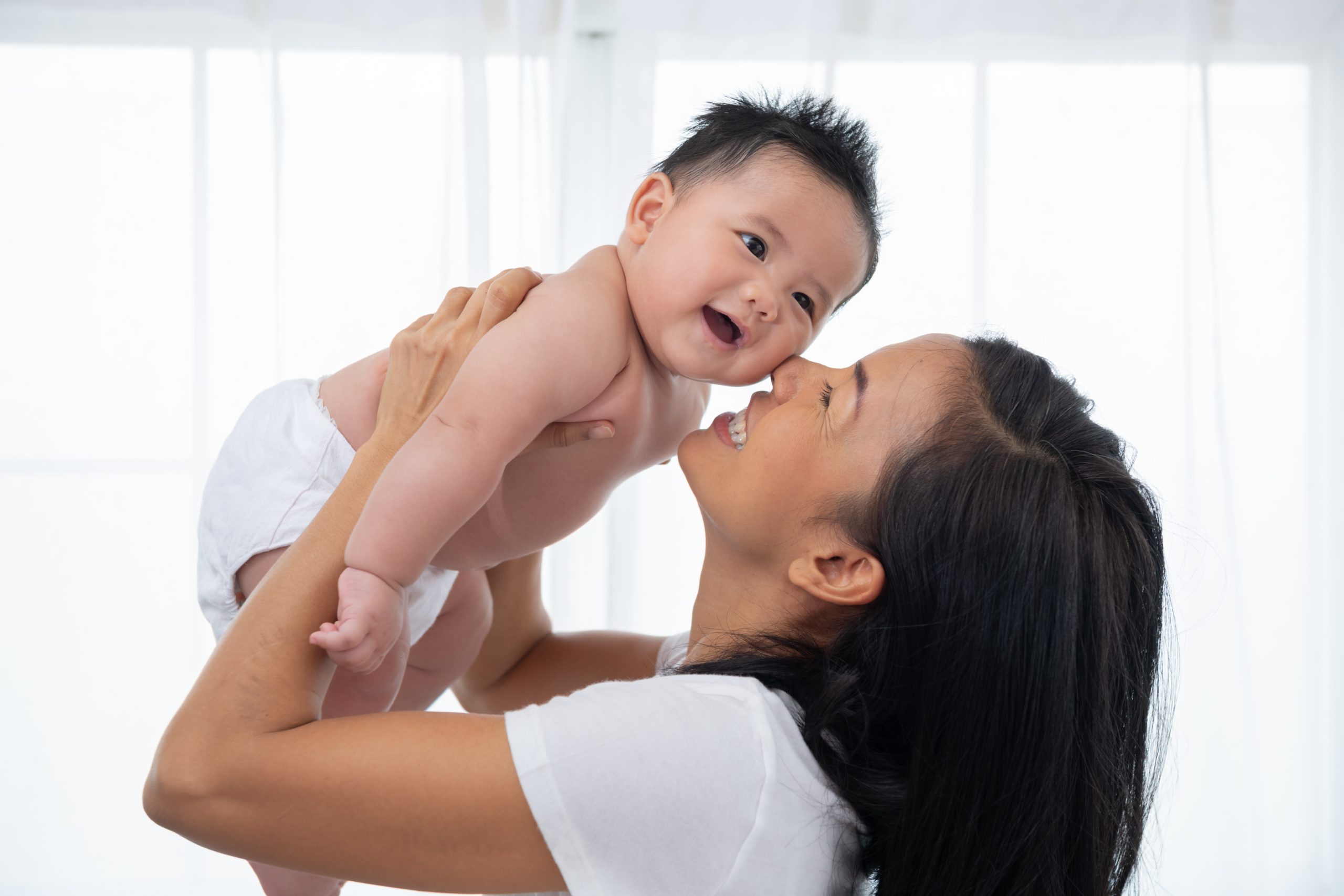 Kulit Bayi Sehalus Sutra, Apakah Perlu Perawatan Ekstra?